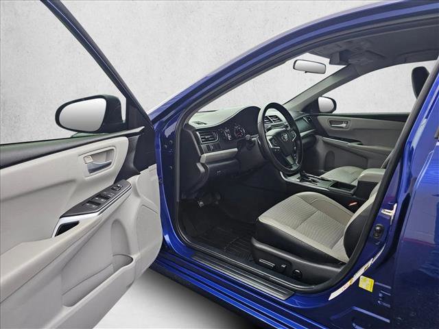 Used 2015 Toyota Camry SE image 18
