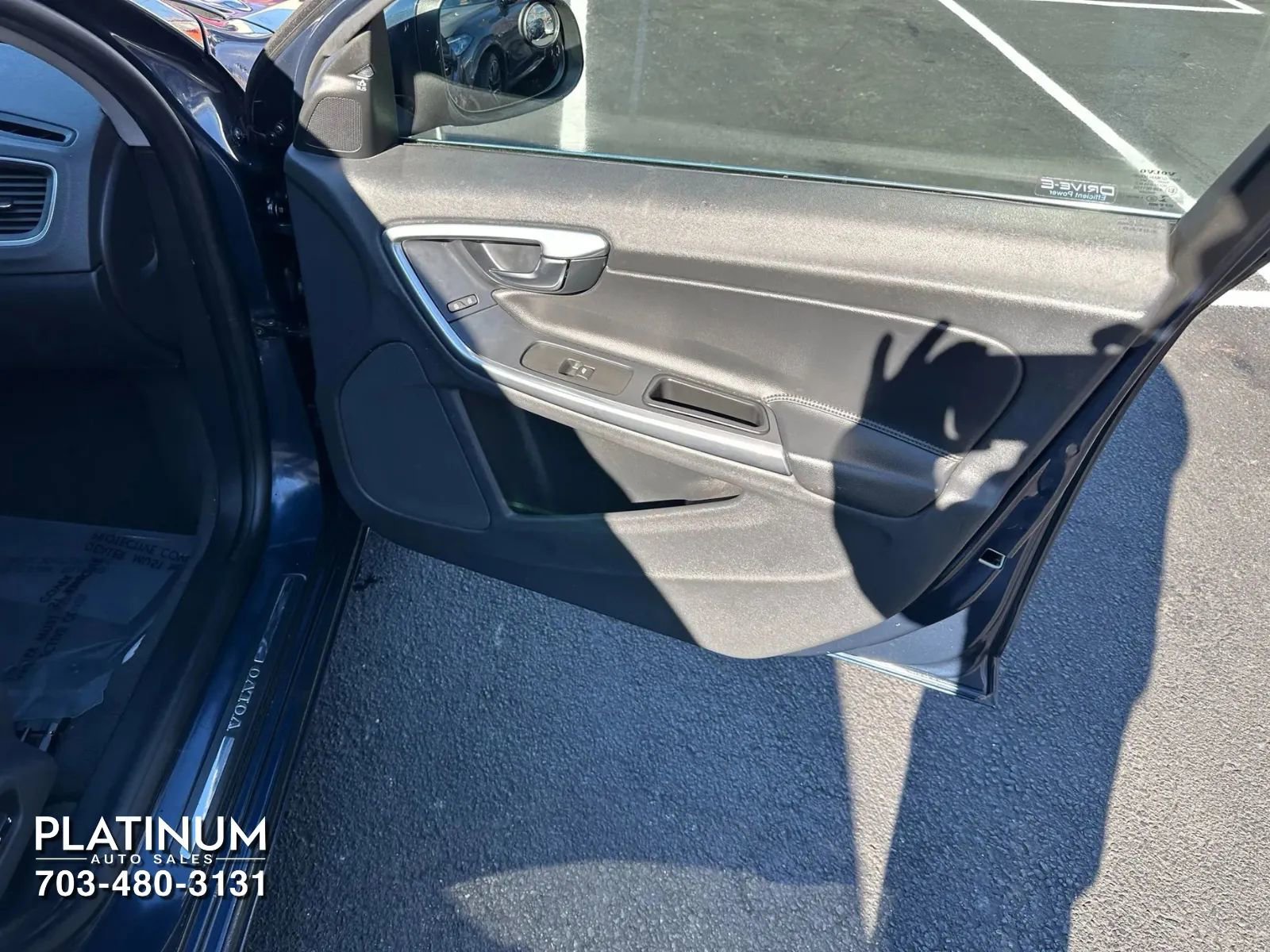 Used 2015 Volvo V60 T5 Premier image 14