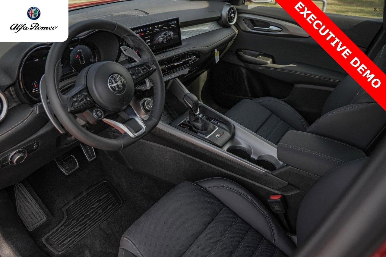 New 2025 Alfa Romeo Tonale w/ Premium Package image 9