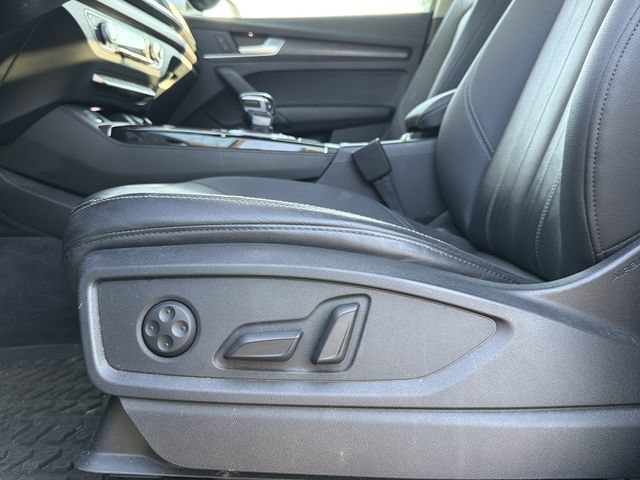 Used 2022 Audi Q5 2.0T Premium w/ Convenience Package AWD/4WD image 19