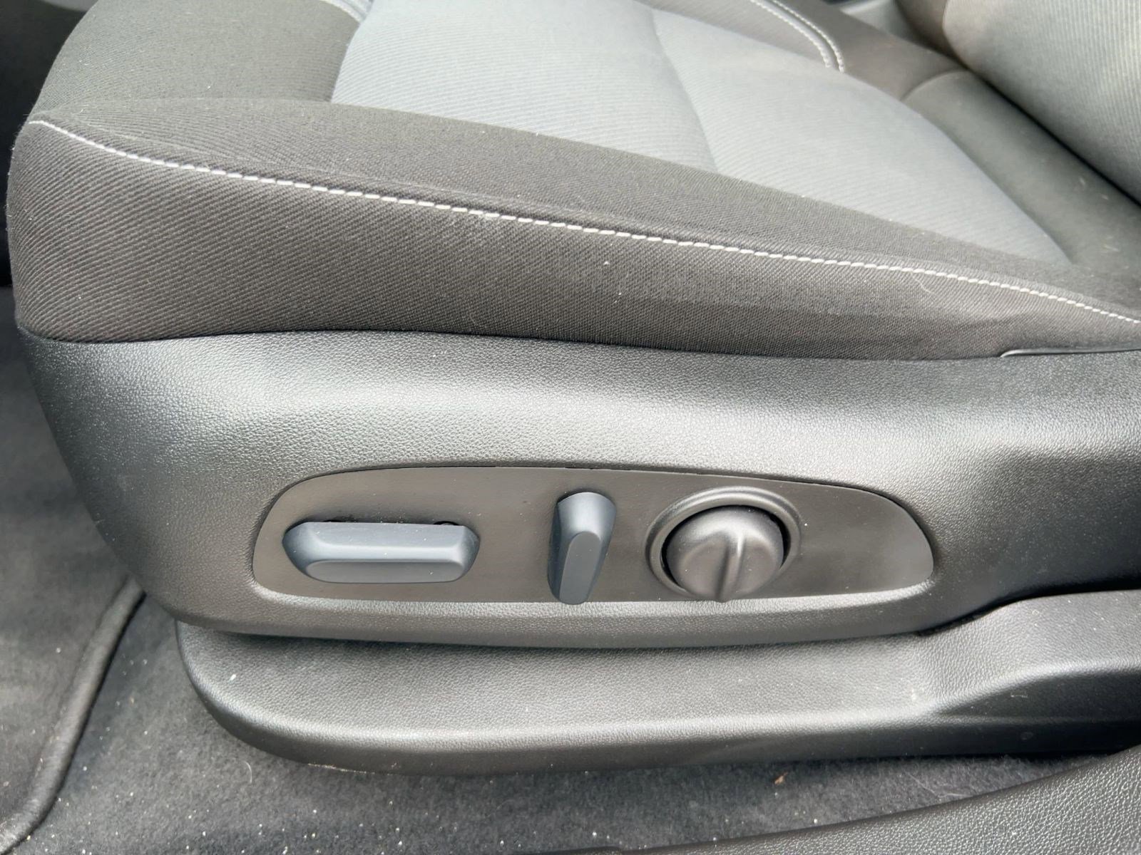 Certified 2024 Chevrolet Blazer LT w/ Convenience Package image 13