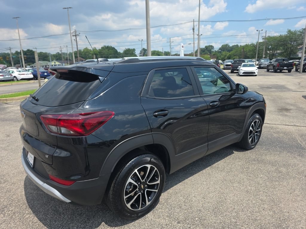 Used 2025 Chevrolet TrailBlazer LT AWD/4WD image 4