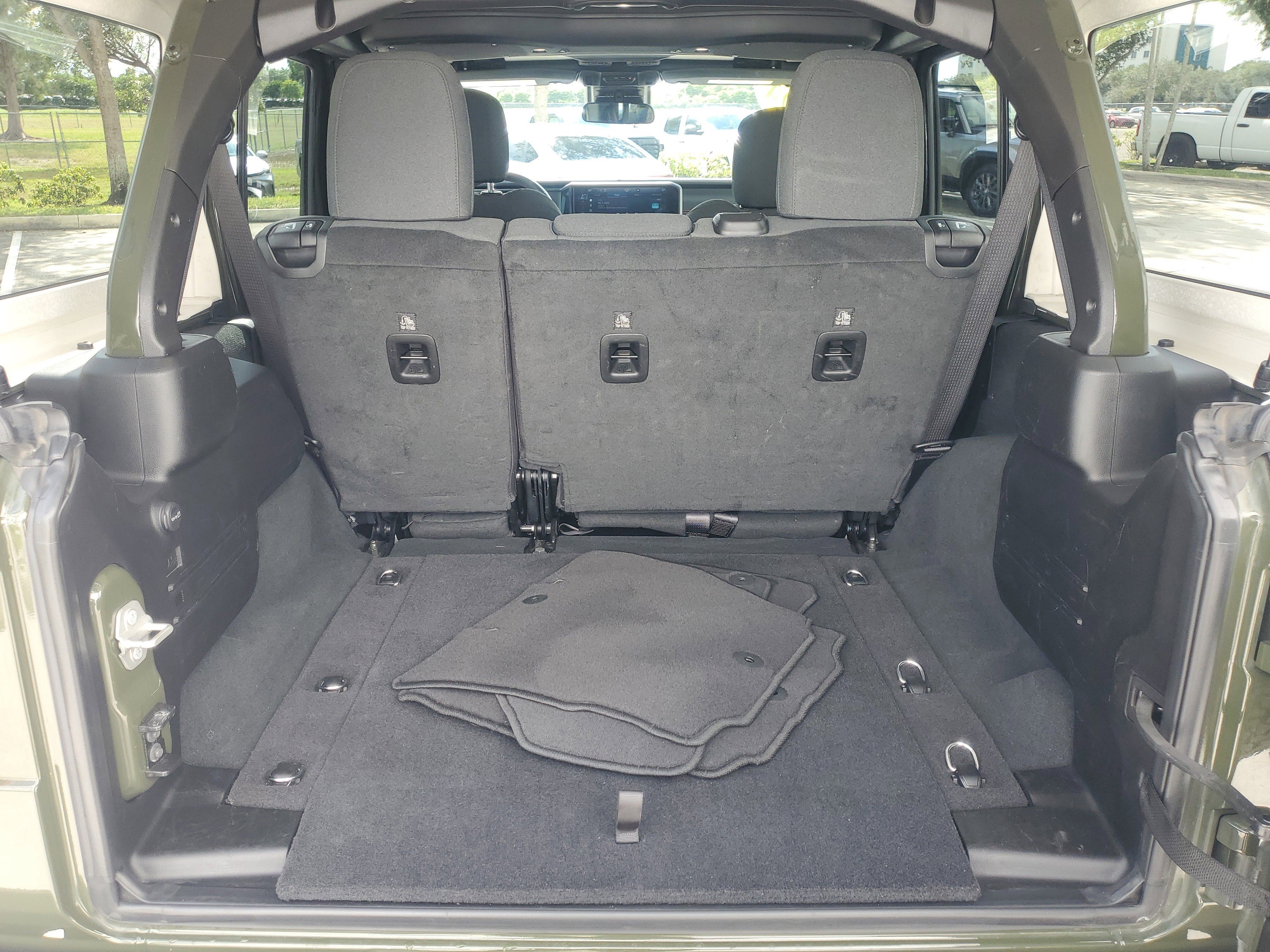 Used 2024 Jeep Wrangler Unlimited Rubicon image 9