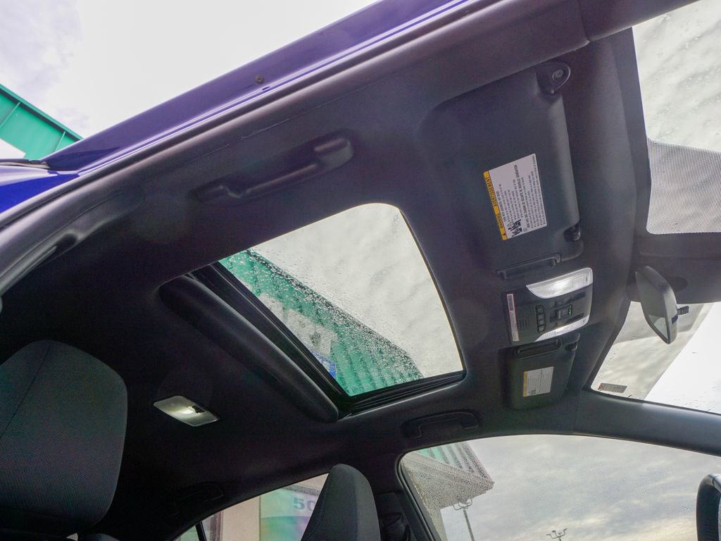 Used 2022 Toyota Corolla SE w/ SE Premium Package image 27