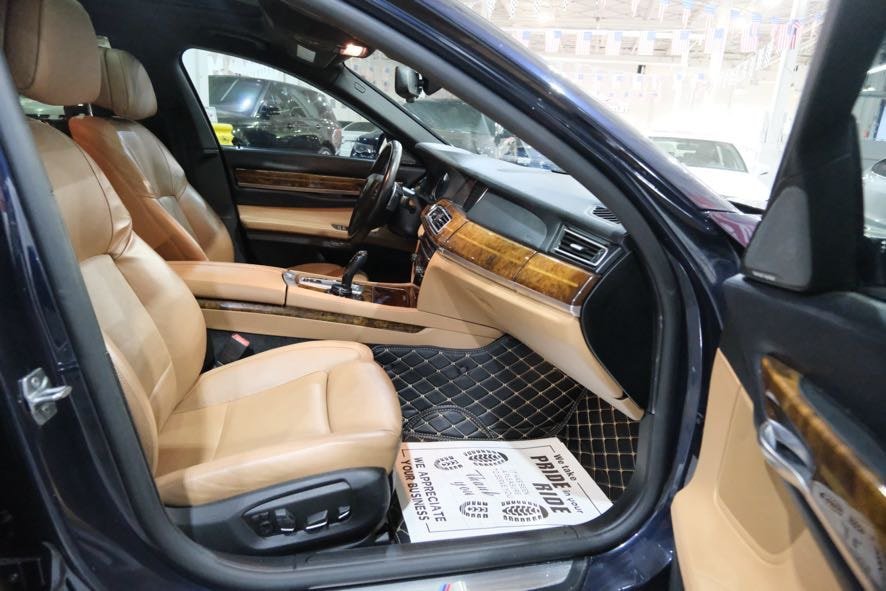 Used 2015 BMW 750Li xDrive AWD/4WD image 36