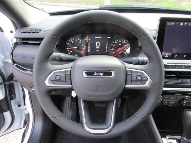 New 2026 Jeep Compass Latitude image 16