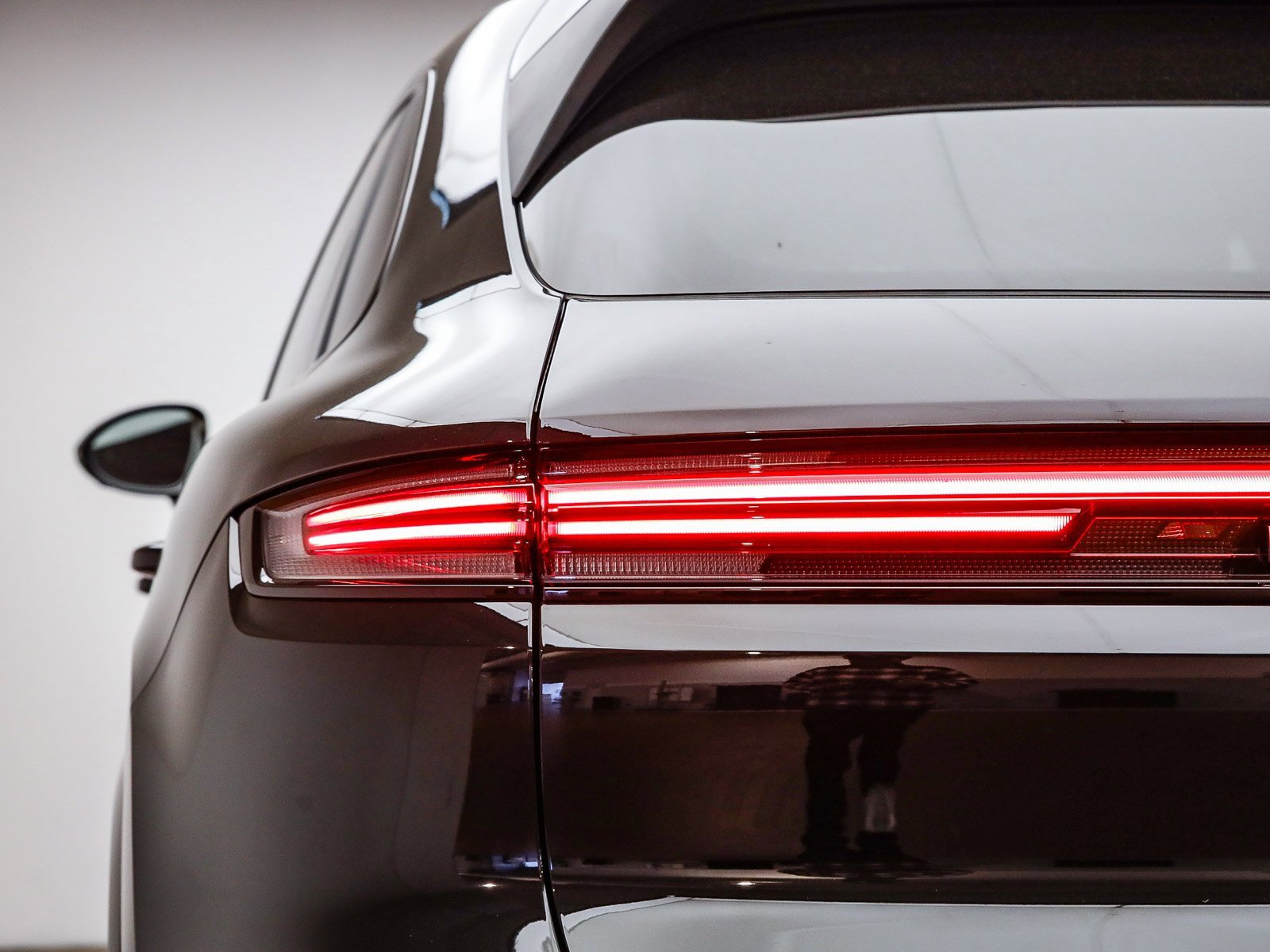 Used 2025 Porsche Cayenne image 8