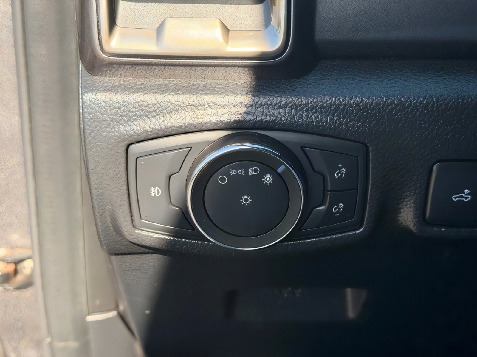 Used 2020 Ford Ranger Lariat w/ Equipment Group 501A Mid image 20