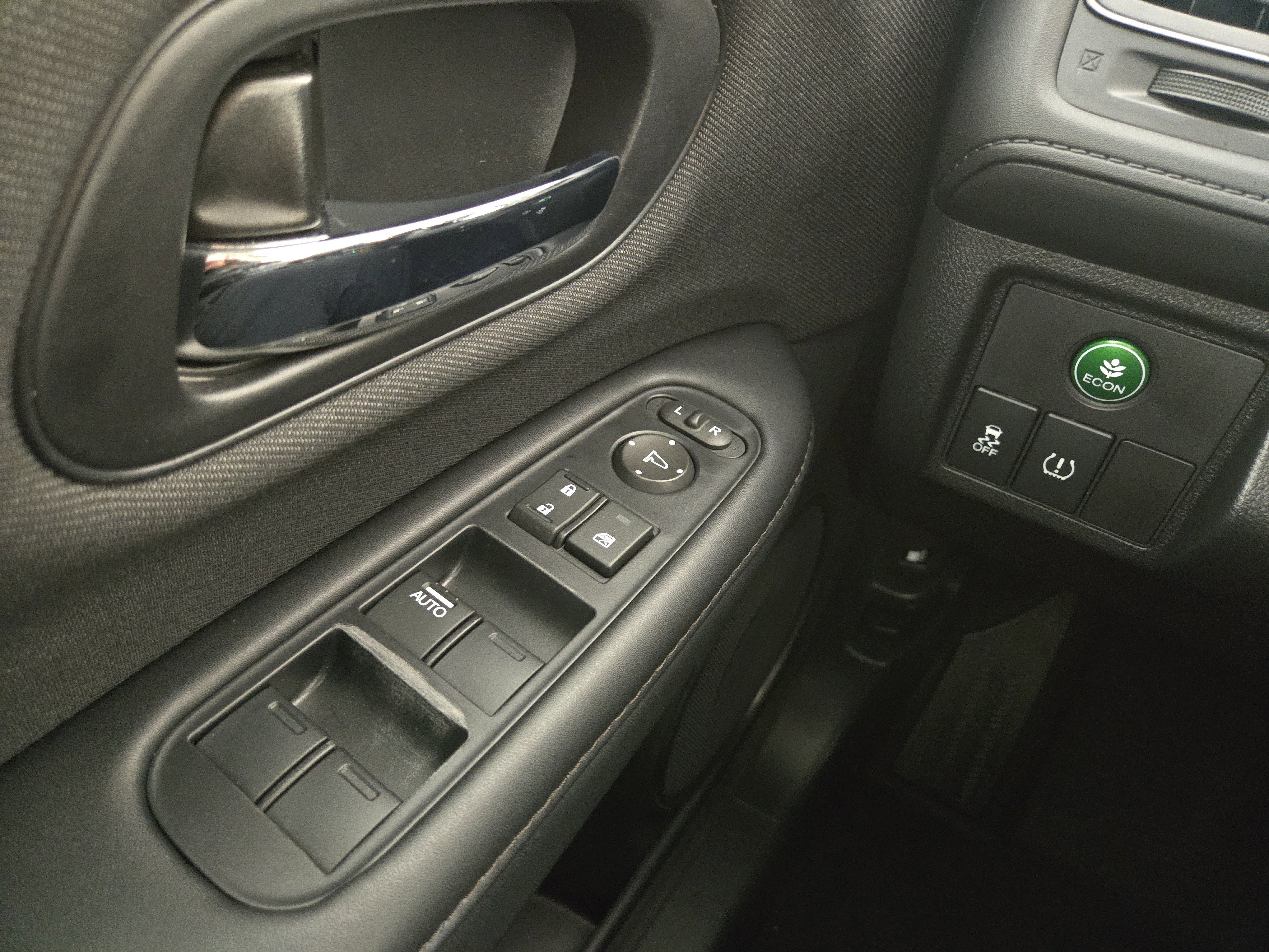 Used 2021 Honda HR-V LX image 26