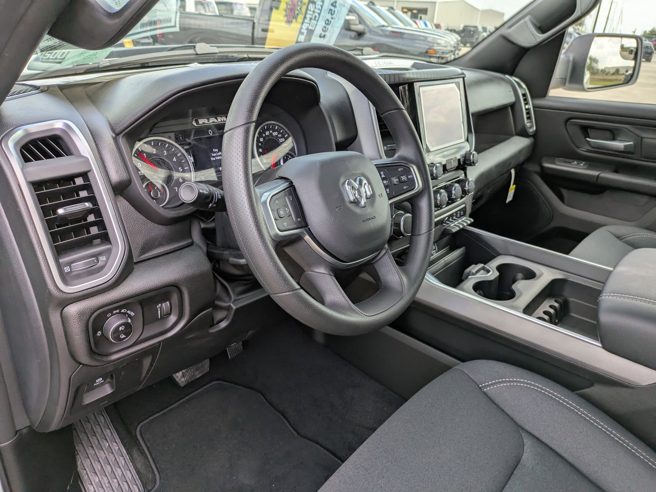 New 2026 RAM 1500 Express AWD/4WD image 10