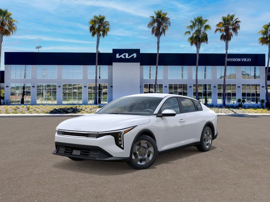 New 2026 Kia K4 LXS image 1