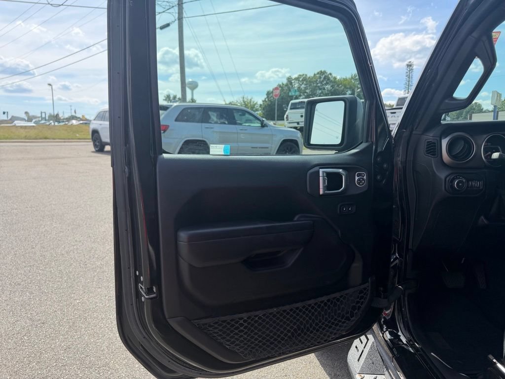 Used 2021 Jeep Wrangler Unlimited Sport AWD/4WD image 14