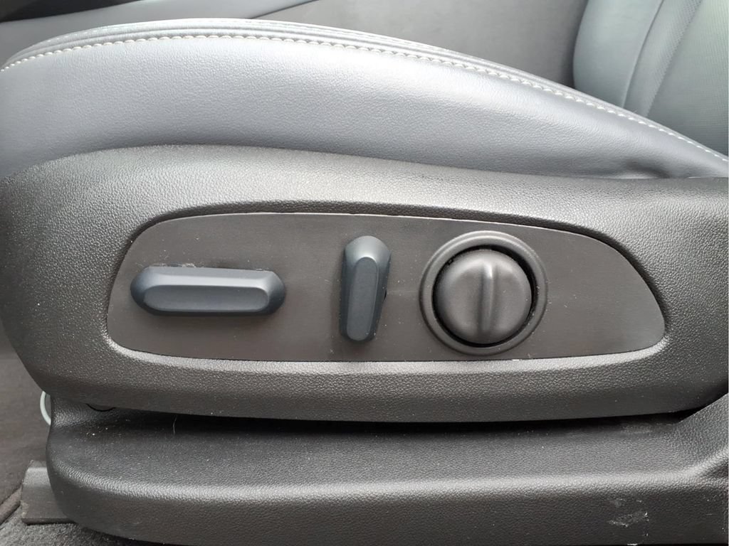 Certified 2024 Buick Enclave Essence FWD image 18