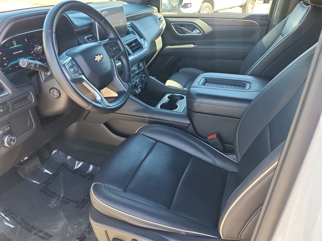 Used 2023 Chevrolet Suburban Premier image 10