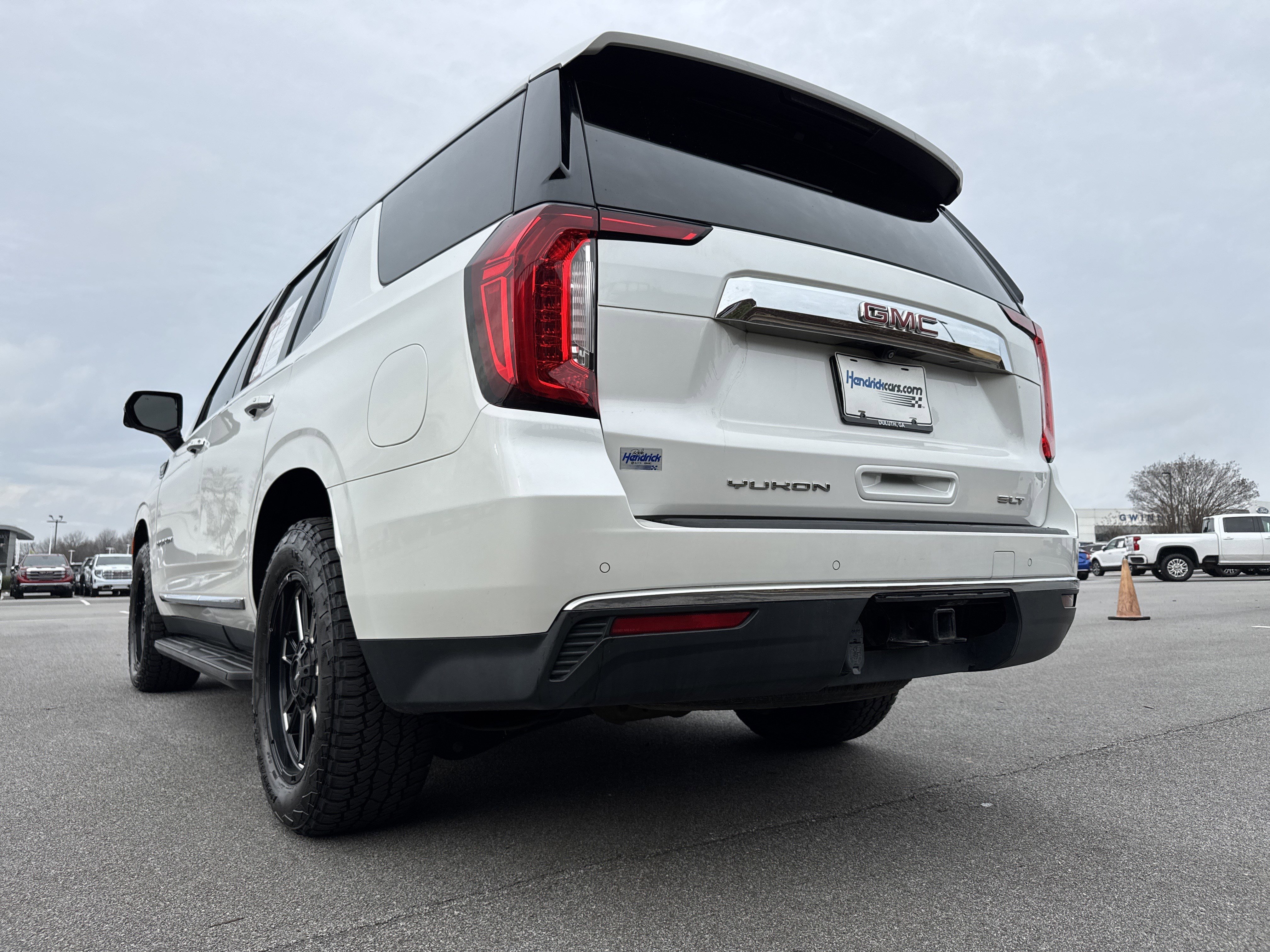 Used 2022 GMC Yukon SLT w/ SLT Premium Package image 8