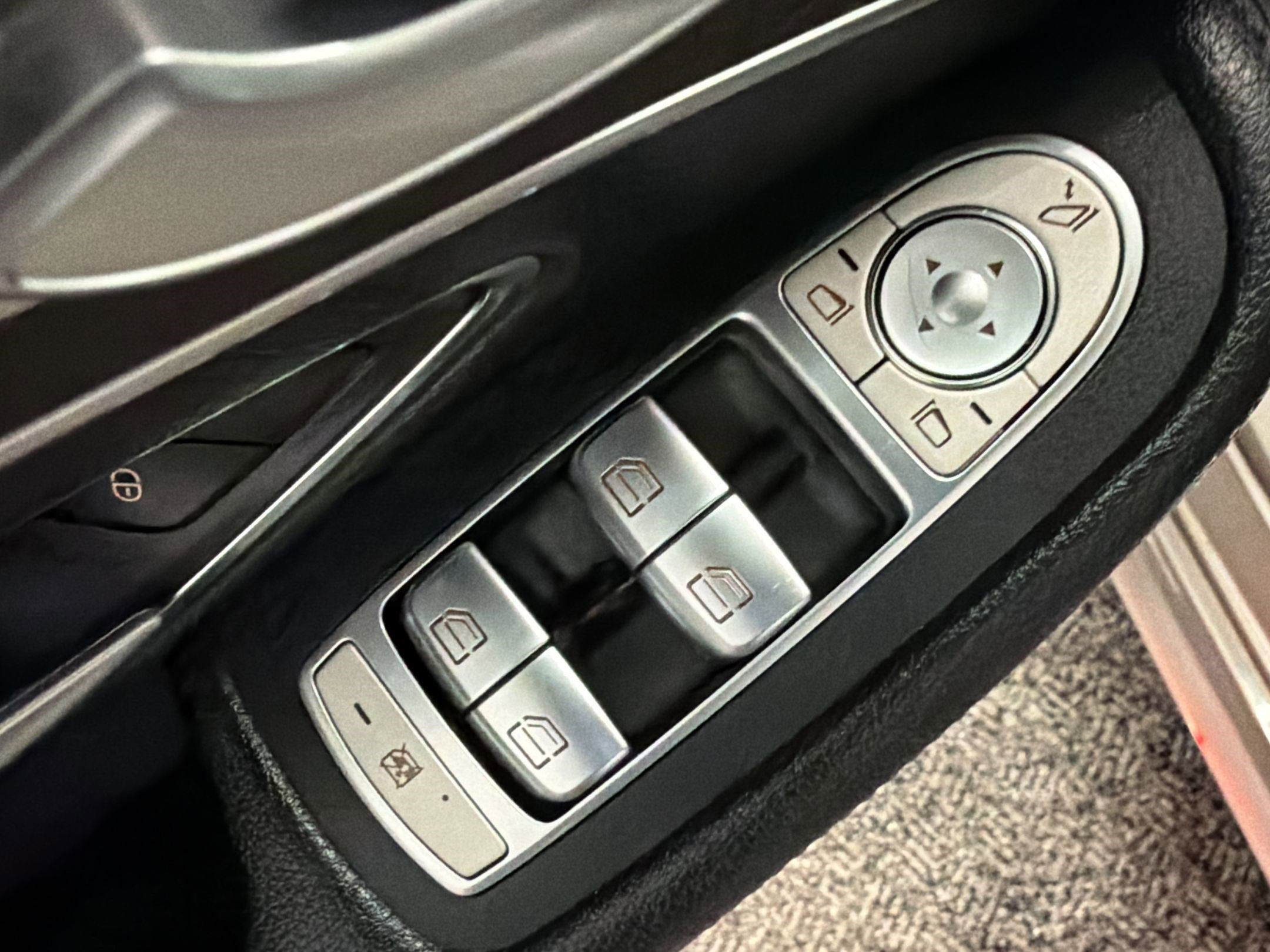 Certified 2020 Mercedes-Benz C 300 4MATIC Sedan image 18