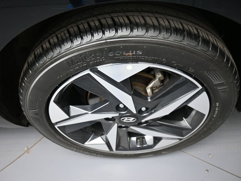 Used 2023 Hyundai Elantra SEL w/ Convenience Package FWD image 15
