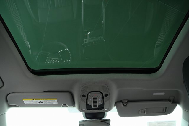 Used 2024 Audi Q8 e-tron Premium Plus image 20