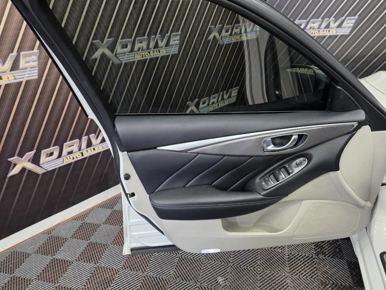 Used 2015 INFINITI Q50 image 15