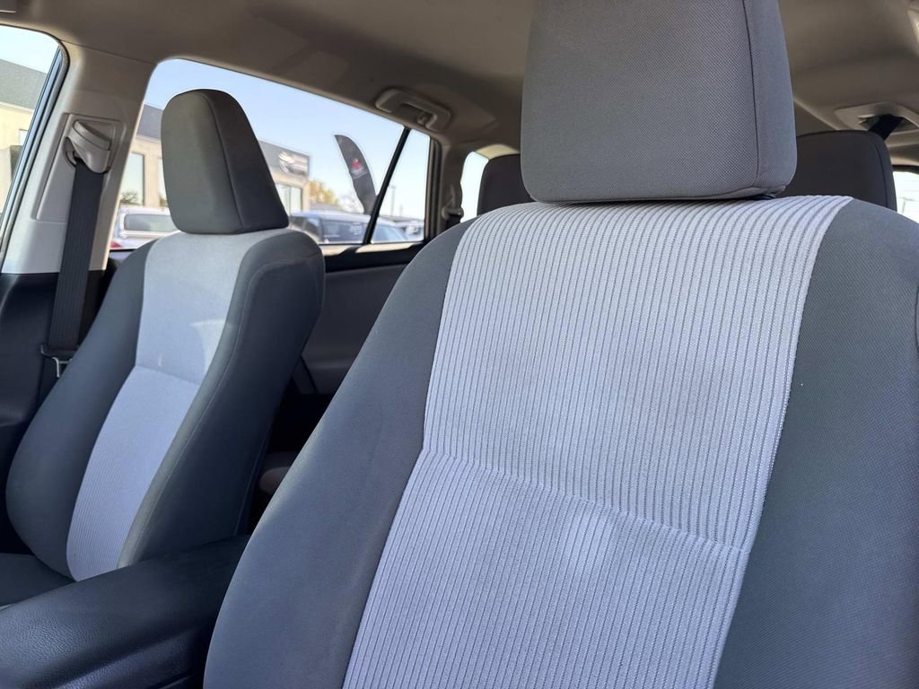 Used 2015 Toyota RAV4 LE image 22