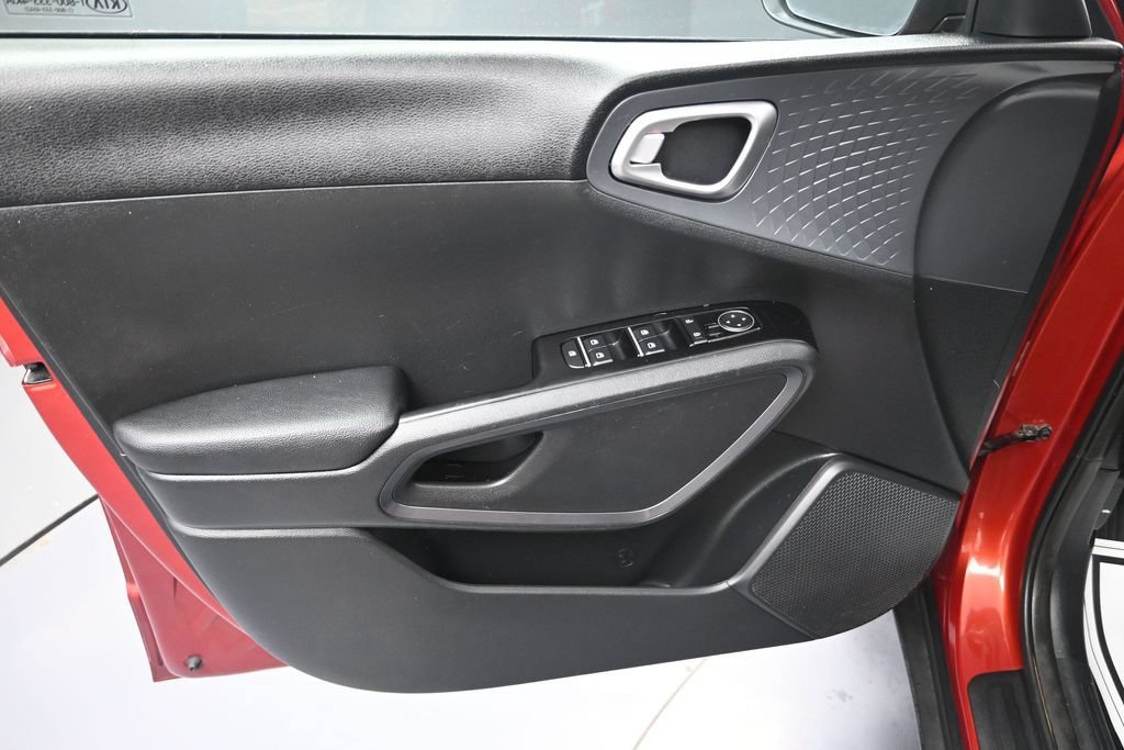 Certified 2021 Kia Soul S FWD image 9