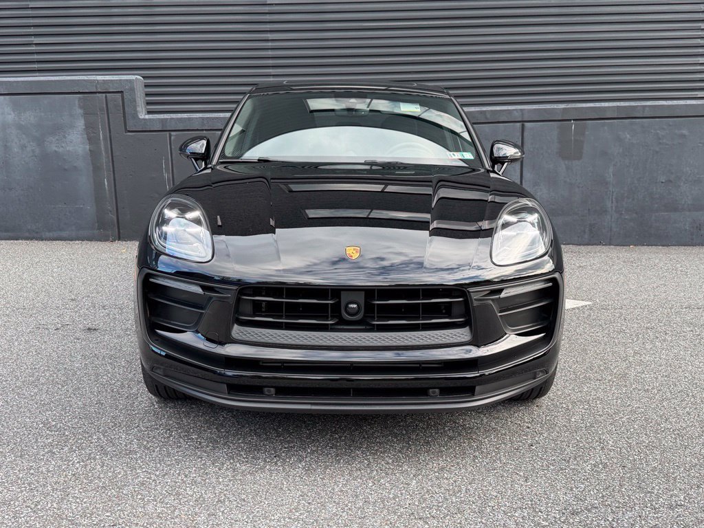 Certified 2026 Porsche Macan AWD/4WD image 13