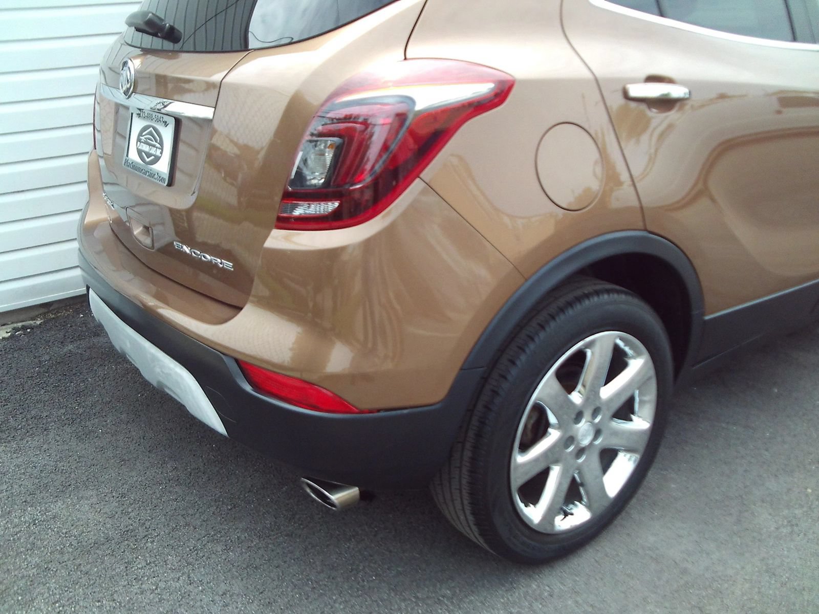 Used 2017 Buick Encore Essence w/ Experience Buick Package FWD image 11