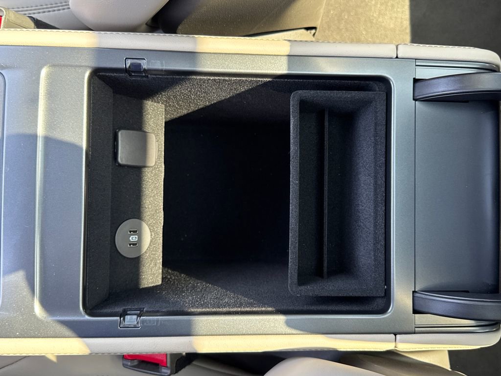 Used 2025 Lincoln Nautilus Reserve w/ Jet Appearance Package AWD/4WD image 26