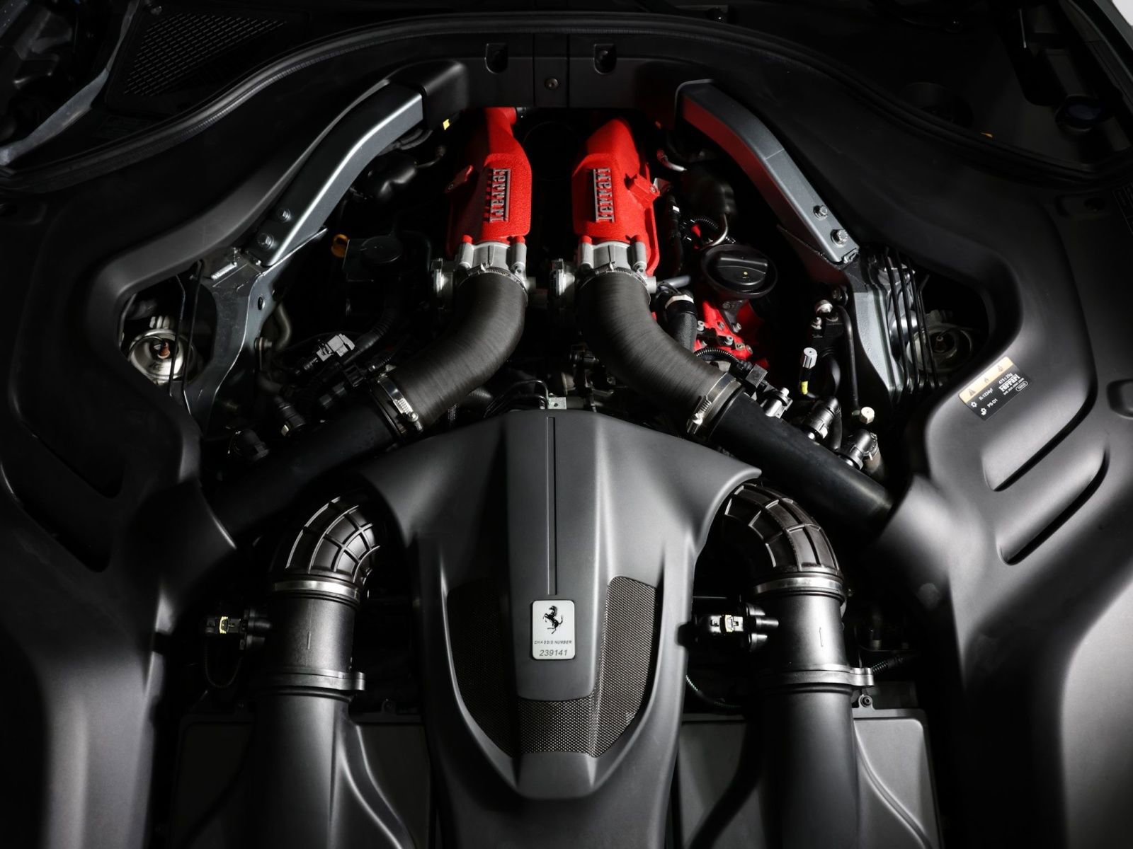 Used 2019 Ferrari Portofino RWD image 38