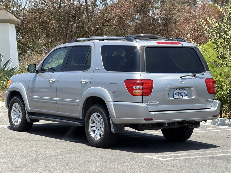Used 2004 Toyota Sequoia SR5 RWD image 1