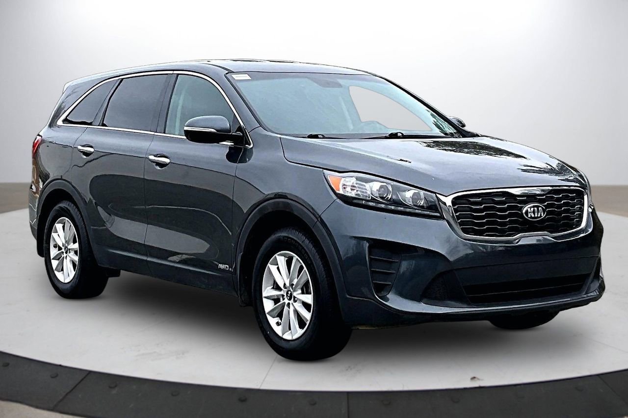 Used 2020 Kia Sorento LX image 2