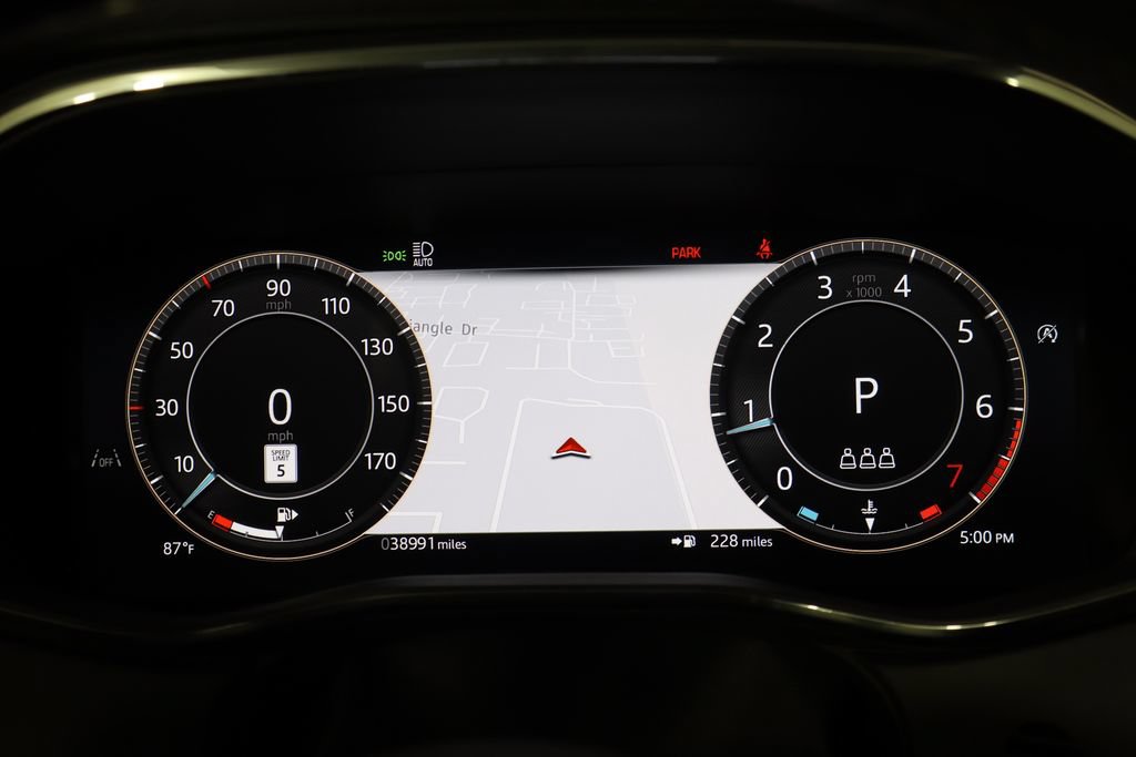 Used 2025 Jaguar F-PACE R-Dynamic S AWD/4WD image 11