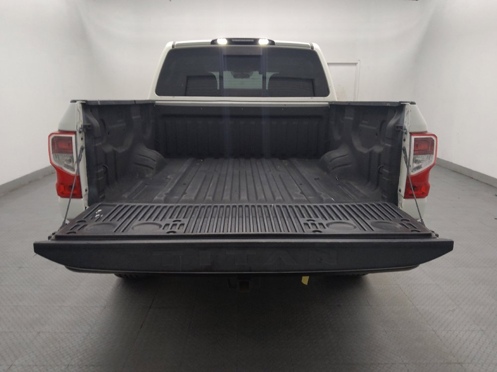 Used 2017 Nissan Titan S AWD/4WD image 29