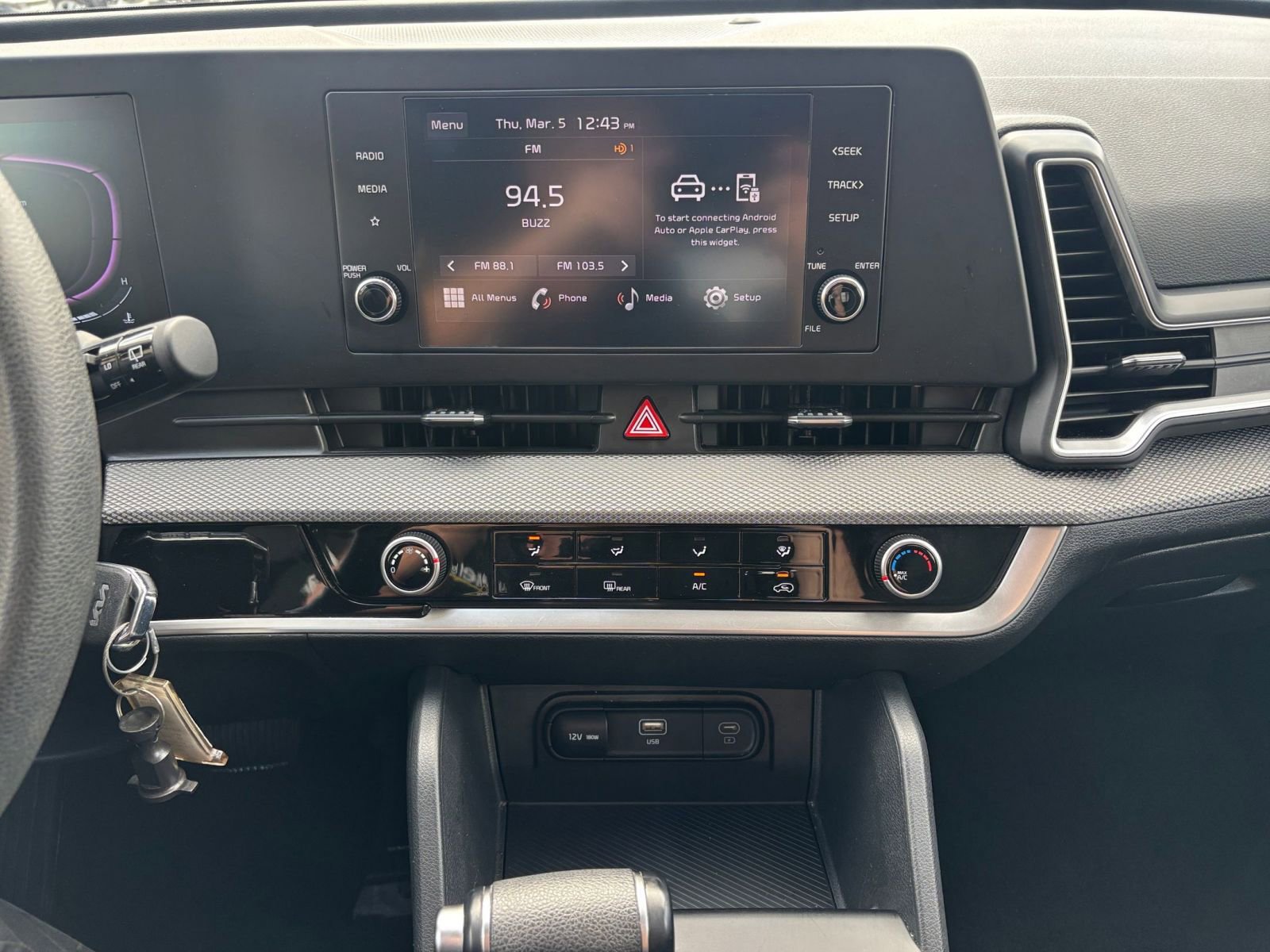 Used 2025 Kia Sportage LX image 17