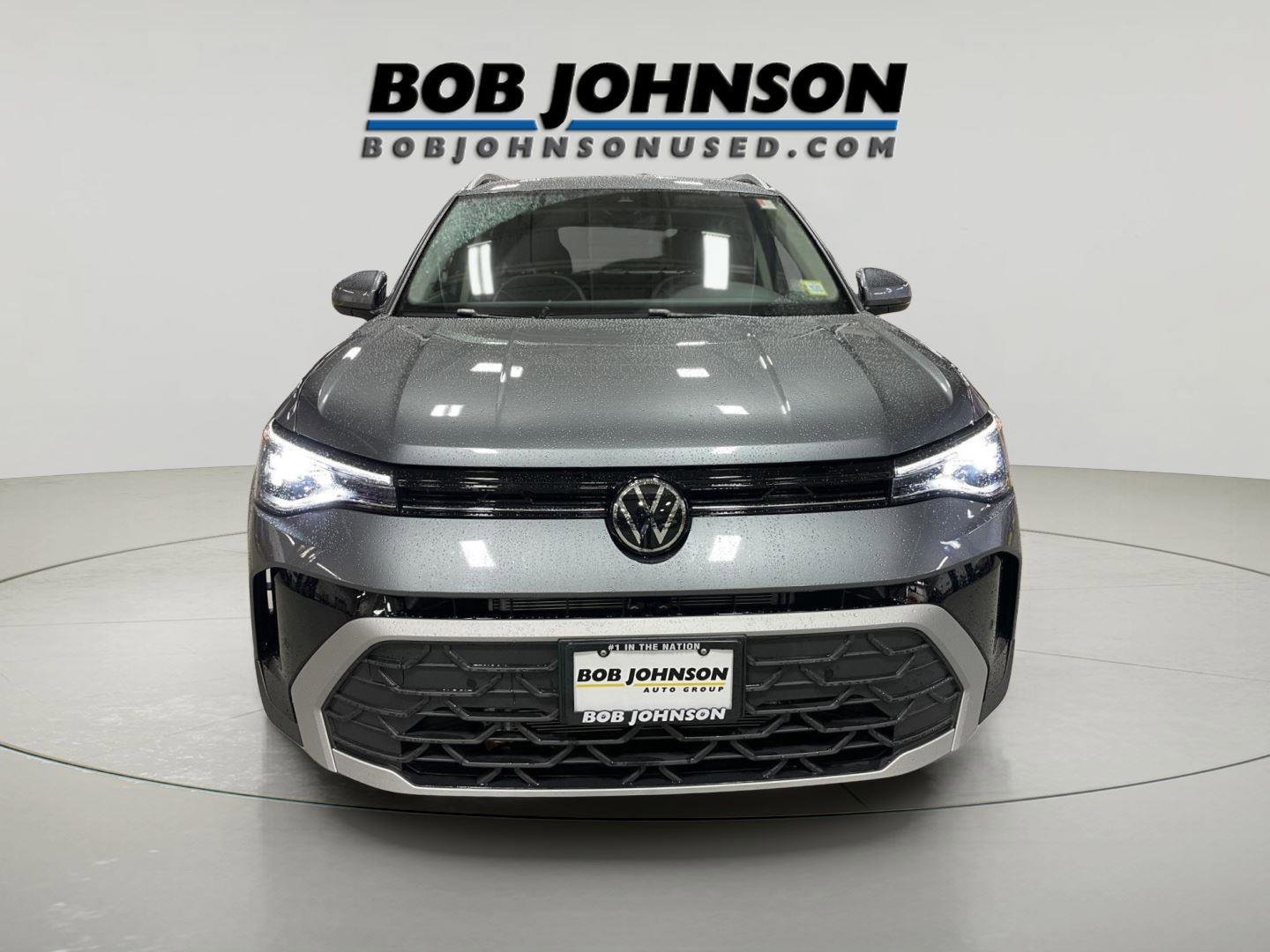 Used 2025 Volkswagen Taos SE image 2