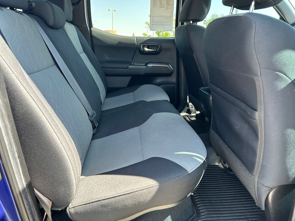 Used 2022 Toyota Tacoma TRD Off-Road AWD/4WD image 28