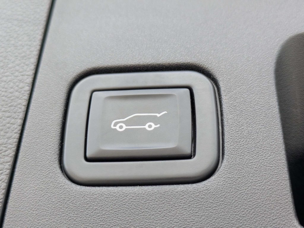 Used 2023 Cadillac XT4 Luxury FWD image 13