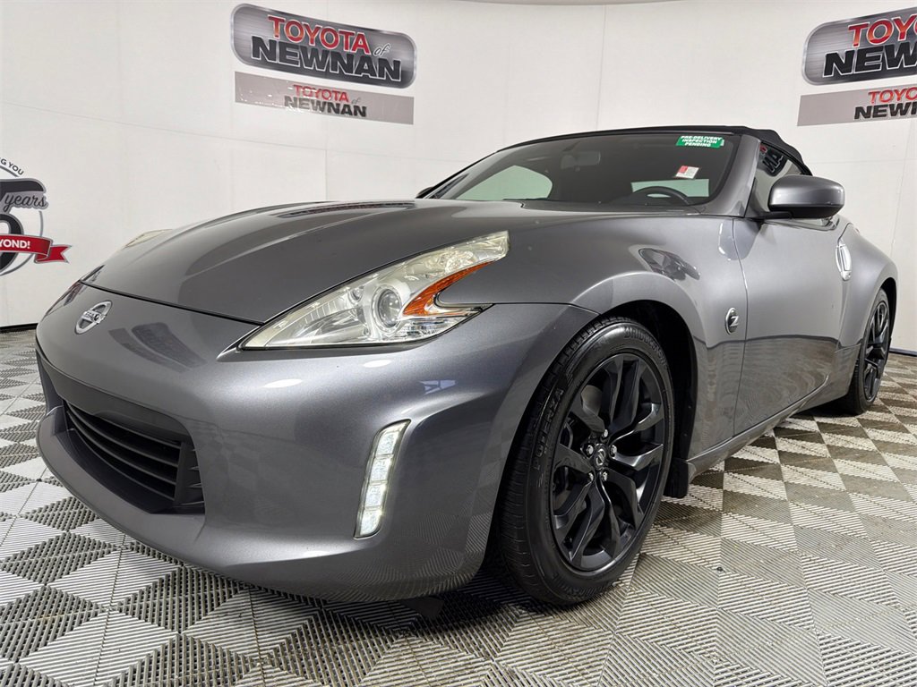 Used 2017 Nissan 370Z Roadster image 7