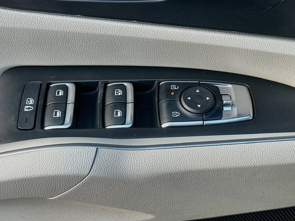 New 2026 Kia Sorento S FWD image 17