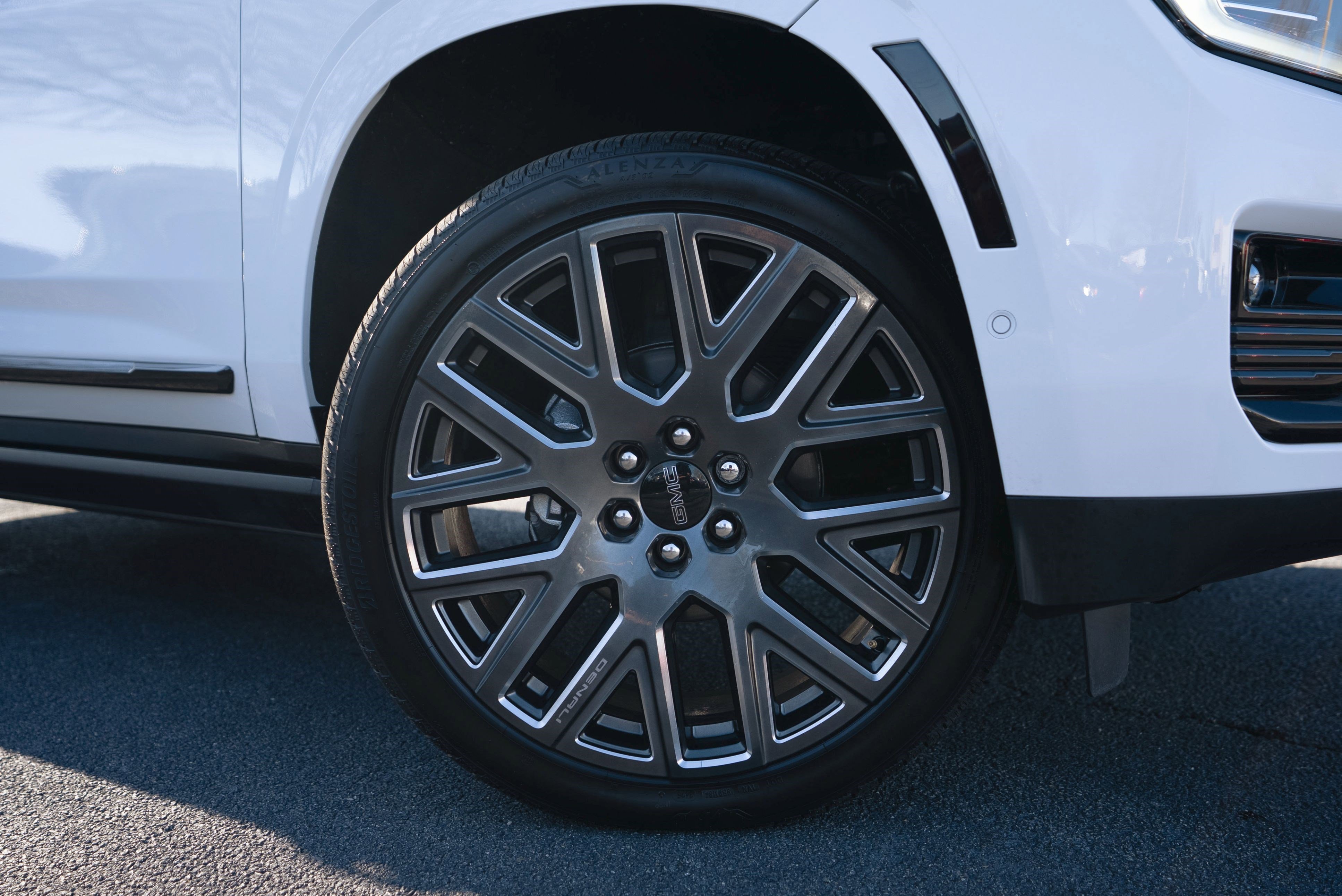 Used 2026 GMC Yukon Denali Ultimate image 31