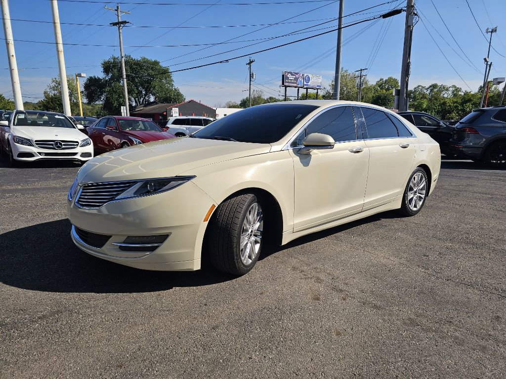Used 2015 Lincoln MKZ AWD image 2
