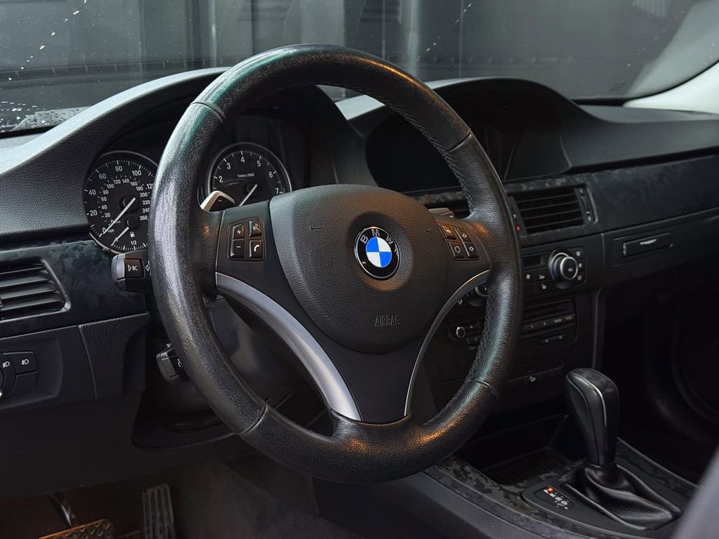 Used 2011 BMW 335i xDrive Sedan image 16