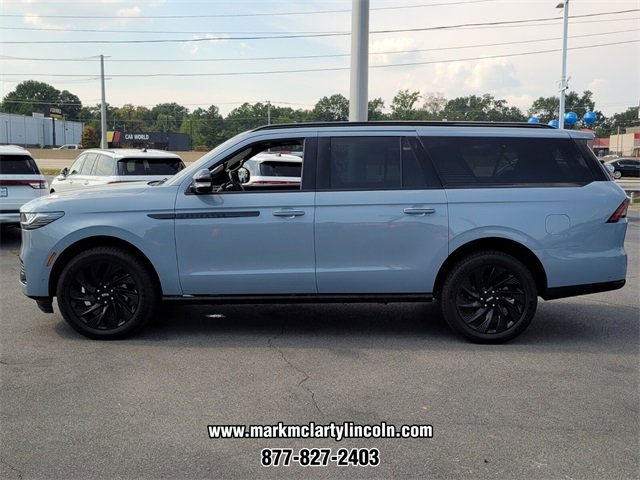 New 2025 Lincoln Navigator L Reserve w/ Jet Appearance Package image 4