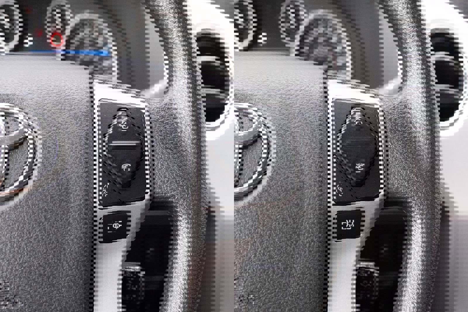 Used 2017 Toyota Tundra SR5 w/ SR5 Upgrade Package image 6