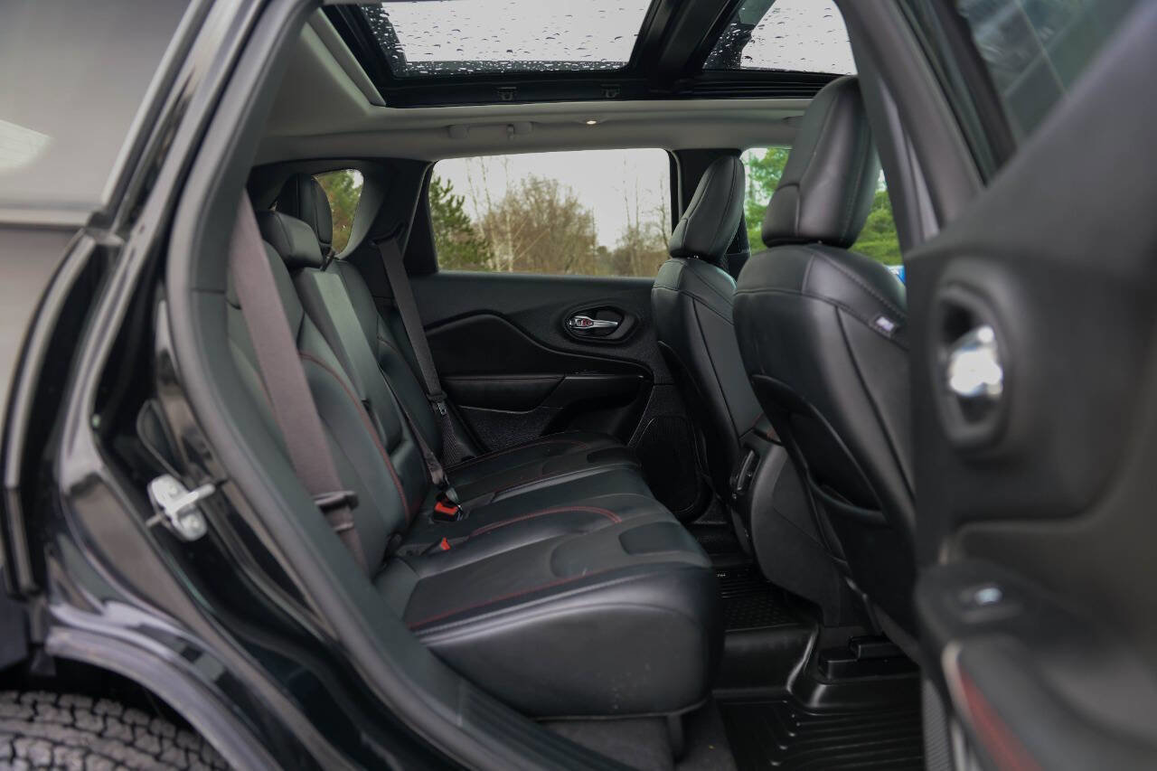 Used 2022 Jeep Cherokee Trailhawk w/ Sun, Sound & Nav Group image 15