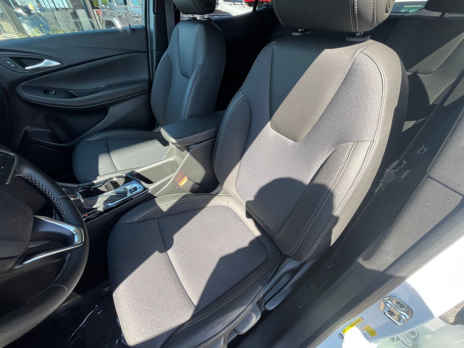 Used 2025 Buick Encore GX Preferred FWD image 36