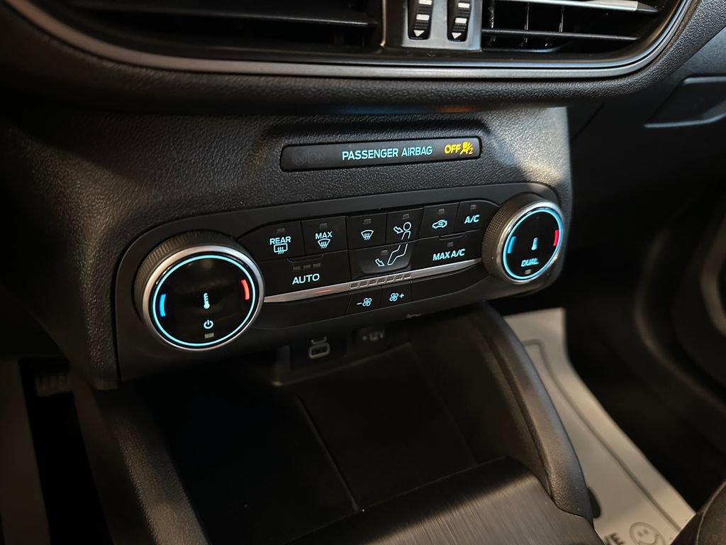 Used 2025 Ford Escape Active AWD/4WD image 14