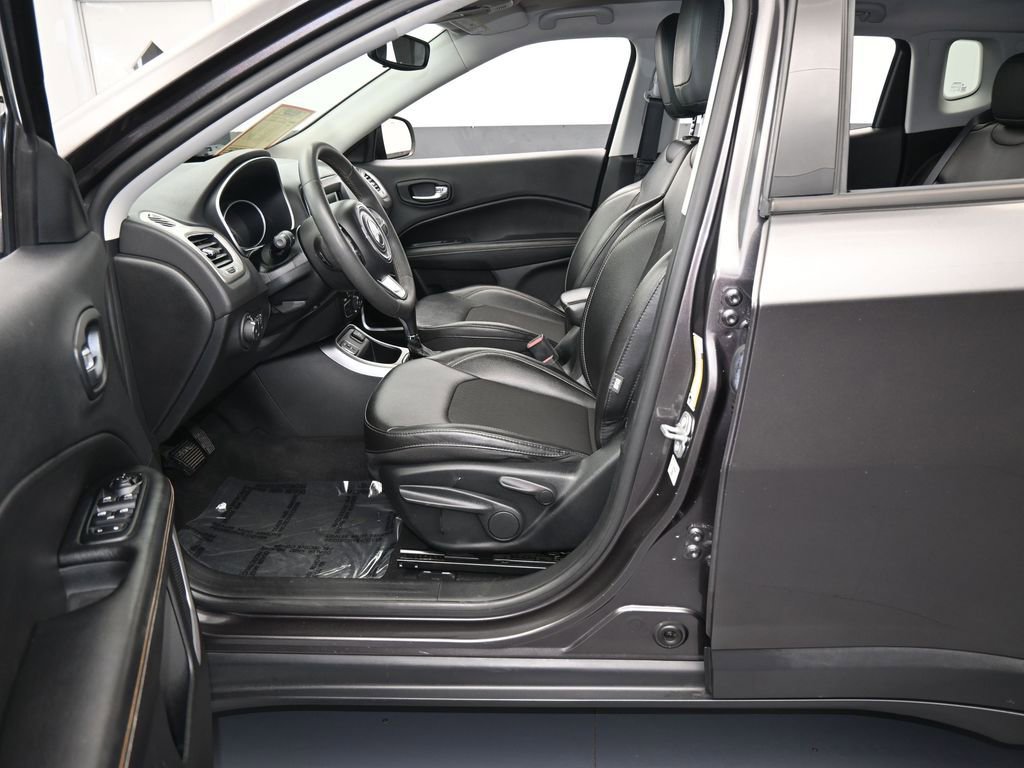 Used 2021 Jeep Compass Latitude image 11