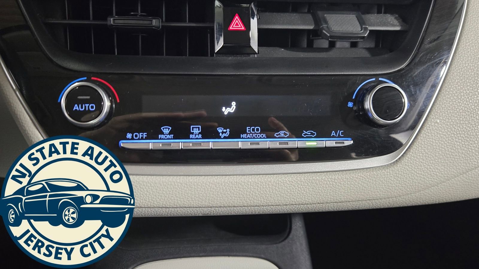 Used 2022 Toyota Corolla LE image 14