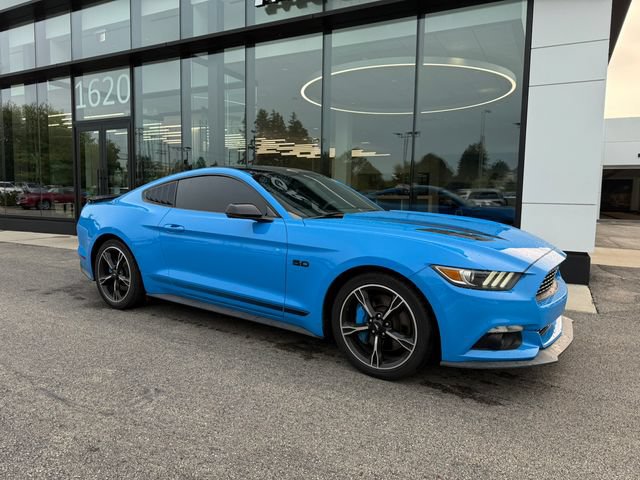 Used 2017 Ford Mustang GT Premium w/ Equipment Group 401A RWD image 2